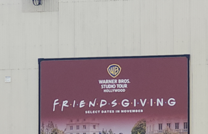 F.R.I.E.N.D.S.GIVING returns to Warner Bros. Studio Tour with a 90-minute “Friends”-themed Studio Tour and Holiday Friendsgiving meal