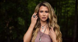 Ana Cristina Cash Releases New Single “How do I Live,” in both English & Spanish