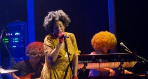 Macy Gray, the Great Songstress of Tarzana, Enshrines the Blue Note with Happiness Macy Gray