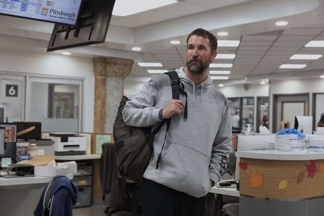 noah-wyle