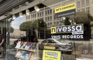 MOON BUS RADIO TAKES OVER HOLLYWOOD BLVD’S NIVESSA RECORDS FOR LIVE BROADCAST